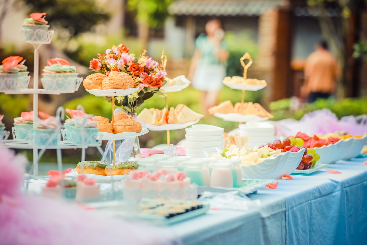5 powodów dlaczego warto wybrać catering na wesele
